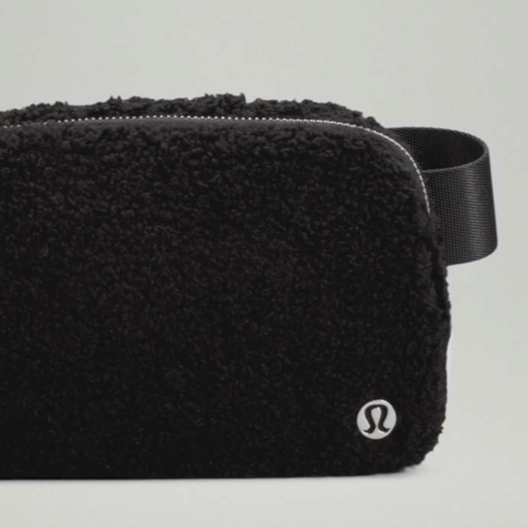 Lululemon Everyday Belt Bag - Picture 2 of 4